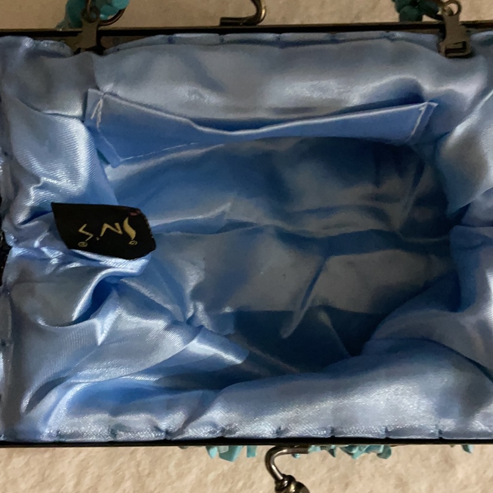 iN’s Vintage Style Woman’s Beaded Mini Bag - Picture 10 of 13